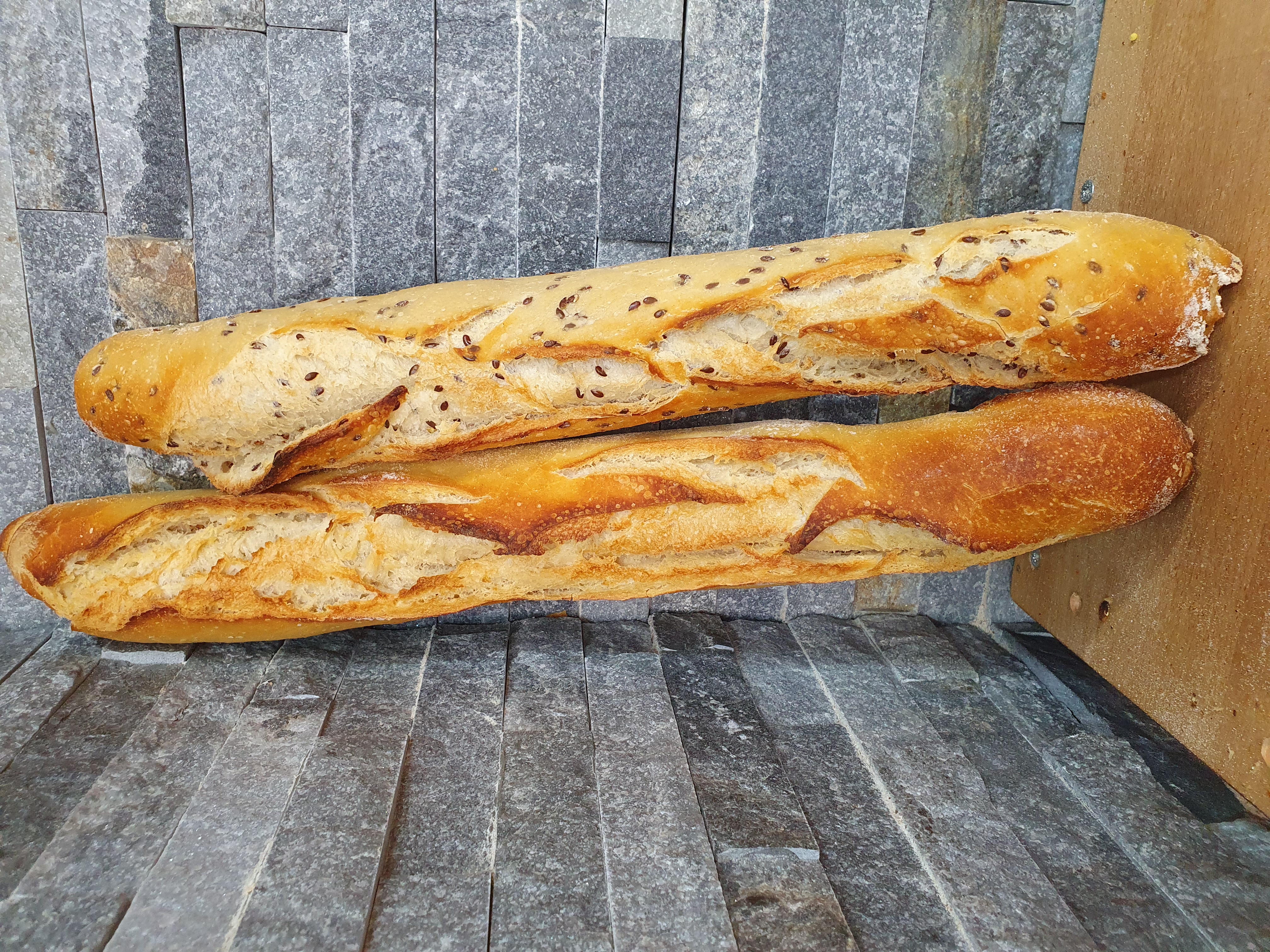 <div class="trix-content">
  <div><strong>Baguette à la farine de blé bio</strong></div>
</div>
